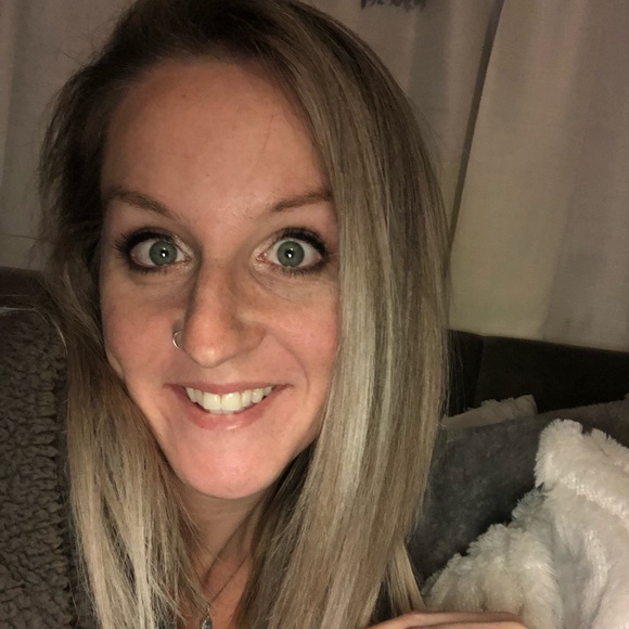 Meet your Posher, Felicia - Picture 1 of 1